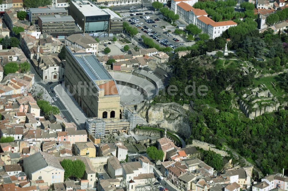 Luftbild Orange - Ensemble des Amphitheater in Orange in Provence-Alpes-Cote d'Azur, Frankreich