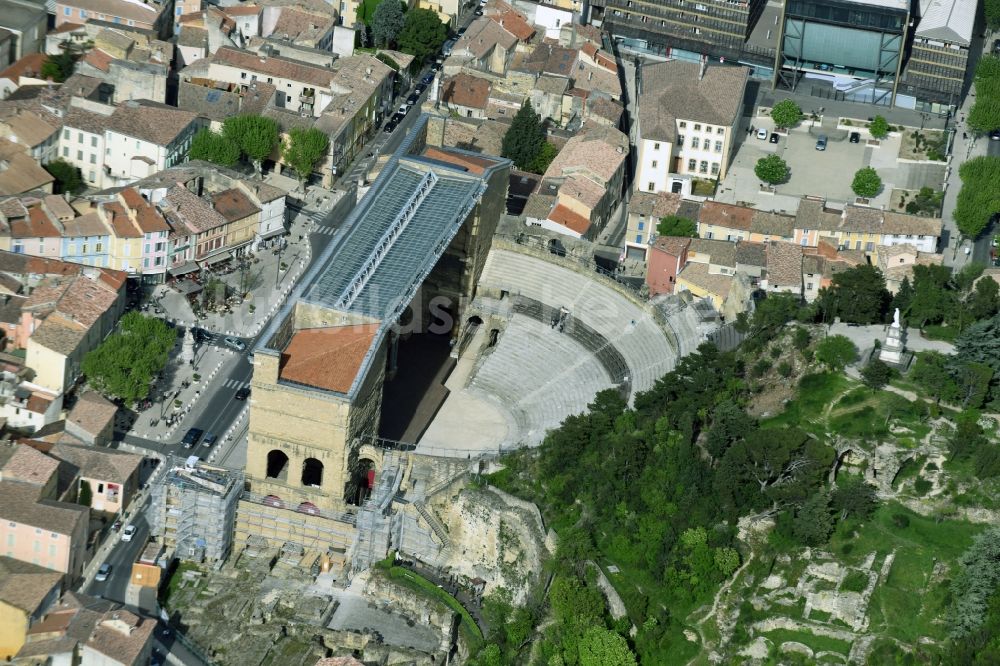 Luftbild Orange - Ensemble des Amphitheater in Orange in Provence-Alpes-Cote d'Azur, Frankreich