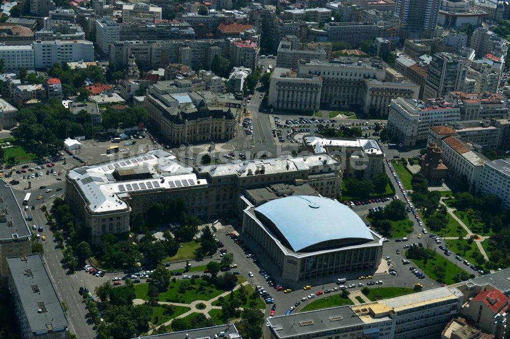 Luftaufnahme Bukarest - Ensemble des The National Museum of Art of Romania und der Veranstaltungshalle Sala Palatului im Stadtzentrum der Hauptstadt Bukarest in Rumänien