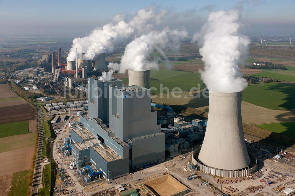 Luftaufnahme NIEDERAUßEM - Ensemble der RWE Kohle- Kraftwerke bei Neurath und Niederaußem in Nordrhein-Westfalen