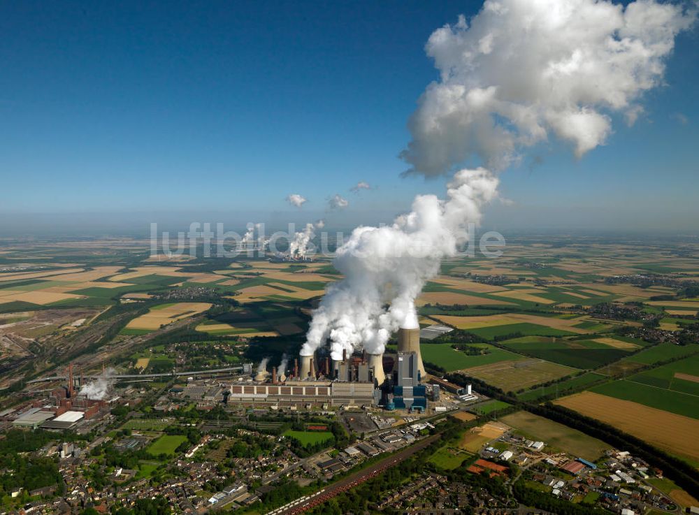 Luftbild NIEDERAUßEM - Ensemble der RWE Kohle- Kraftwerke bei Neurath und Niederaußem in Nordrhein-Westfalen