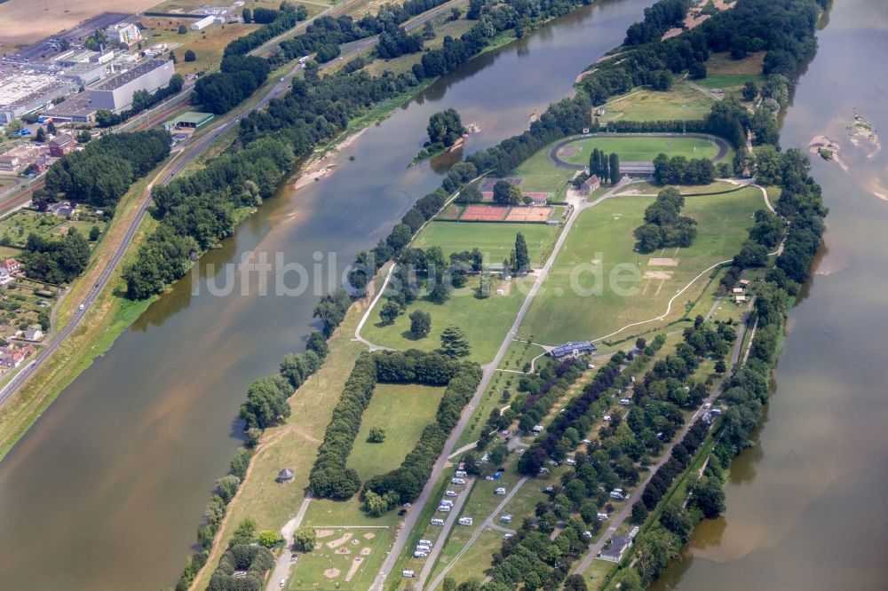 Luftaufnahme Amboise - Ensemble der Sportplatzanlagen in Amboise in Centre-Val de Loire, Frankreich