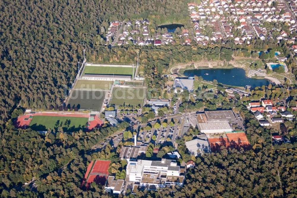 Walldorf aus der Vogelperspektive: Ensemble der Sportplatzanlagen von Astoria in Walldorf im Bundesland Baden-Württemberg, Deutschland