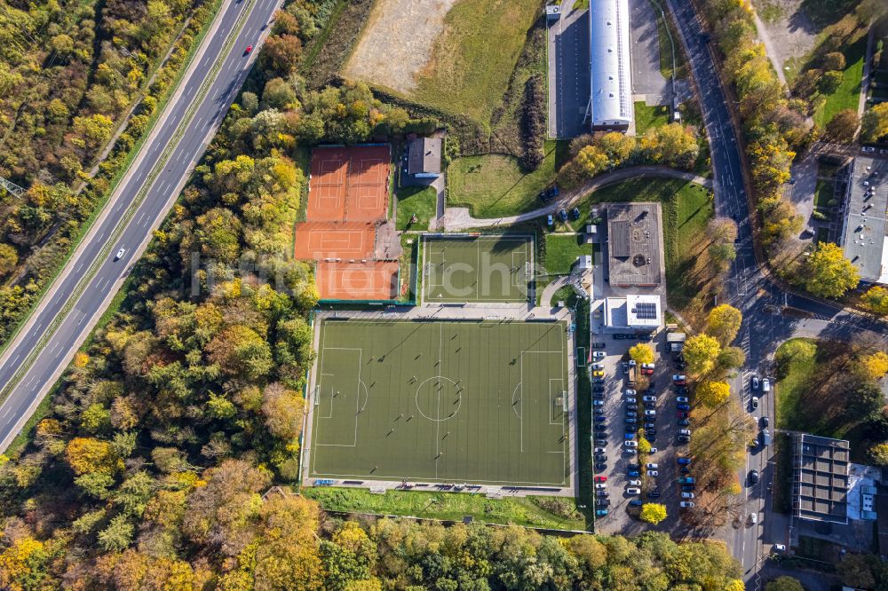 Hagen von oben - Ensemble der Sportplatzanlagen Bezirkssportanlage Emst in Hagen im Bundesland Nordrhein-Westfalen, Deutschland