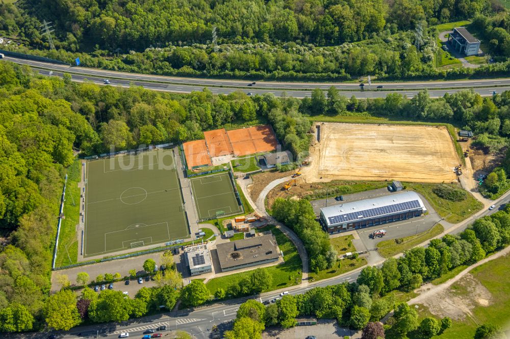 Hagen aus der Vogelperspektive: Ensemble der Sportplatzanlagen Bezirkssportanlage Emst in Hagen im Bundesland Nordrhein-Westfalen, Deutschland