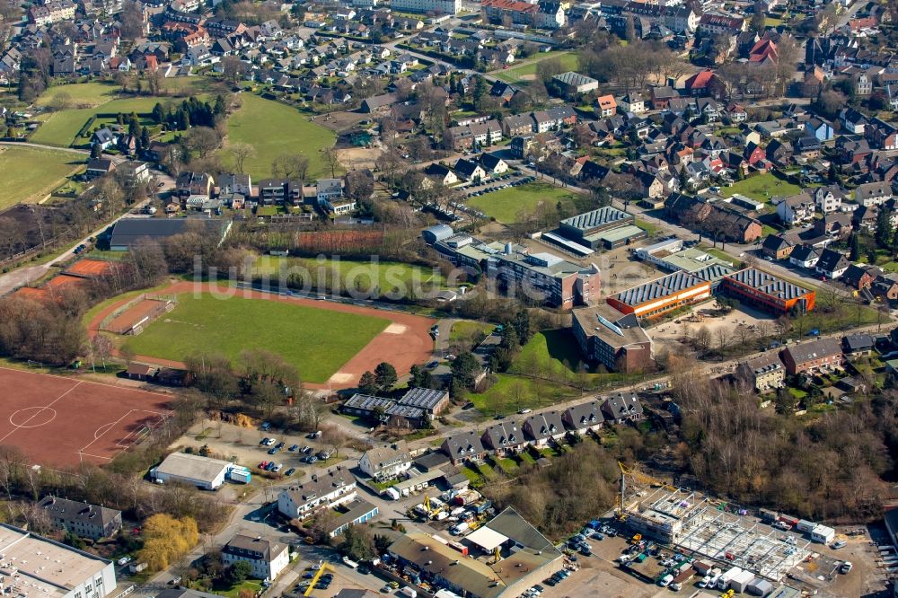 Bottrop von oben - Ensemble der Sportplatzanlagen des SV 1911 Bottrop e.V. in Bottrop im Bundesland Nordrhein-Westfalen