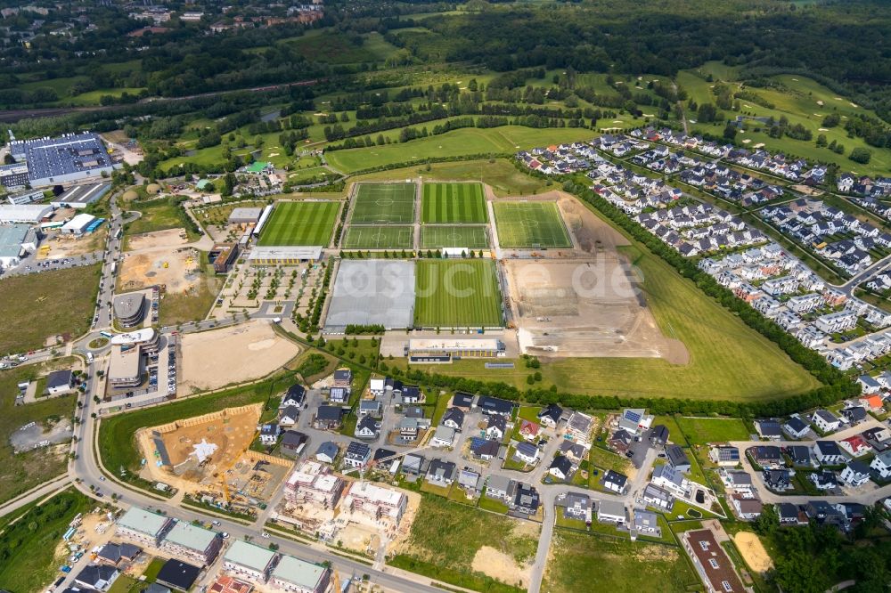 Dortmund aus der Vogelperspektive: Ensemble der Sportplatzanlagen des BVB Trainingszentrum im Ortsteil Brackel in Dortmund im Bundesland Nordrhein-Westfalen, Deutschland