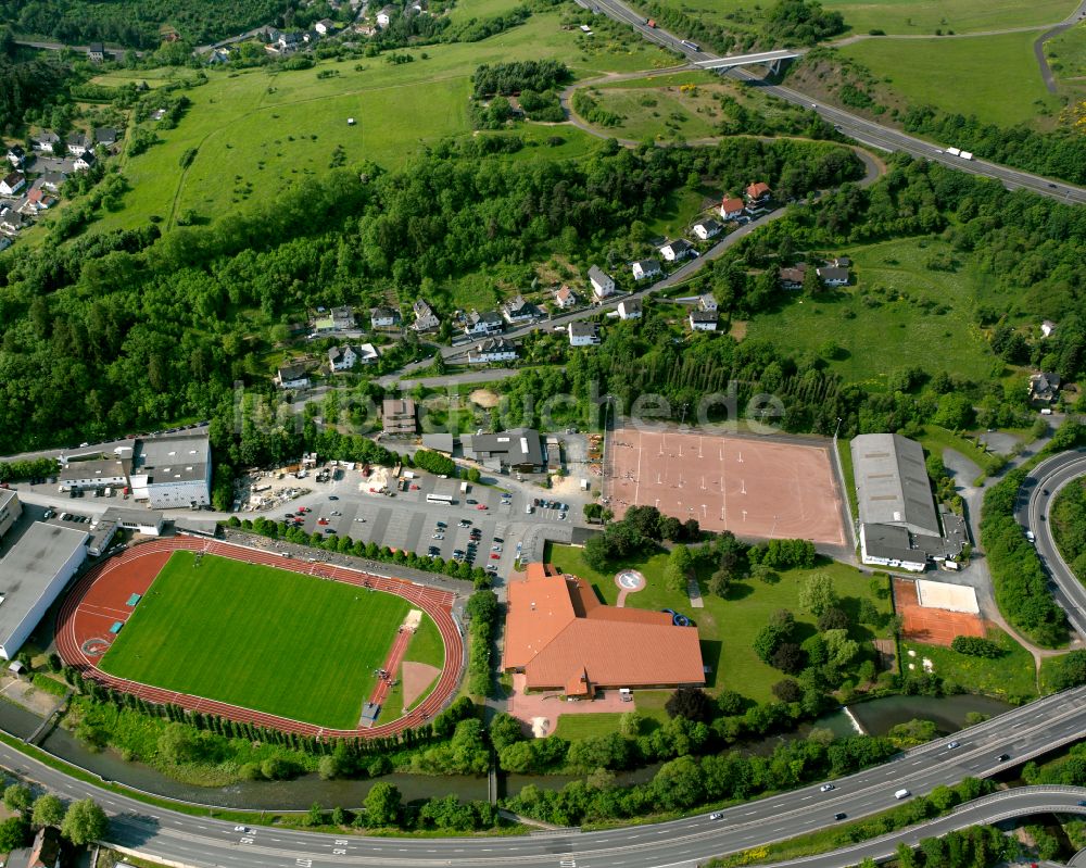 Luftaufnahme Dillenburg - Ensemble der Sportplatzanlagen in Dillenburg im Bundesland Hessen, Deutschland