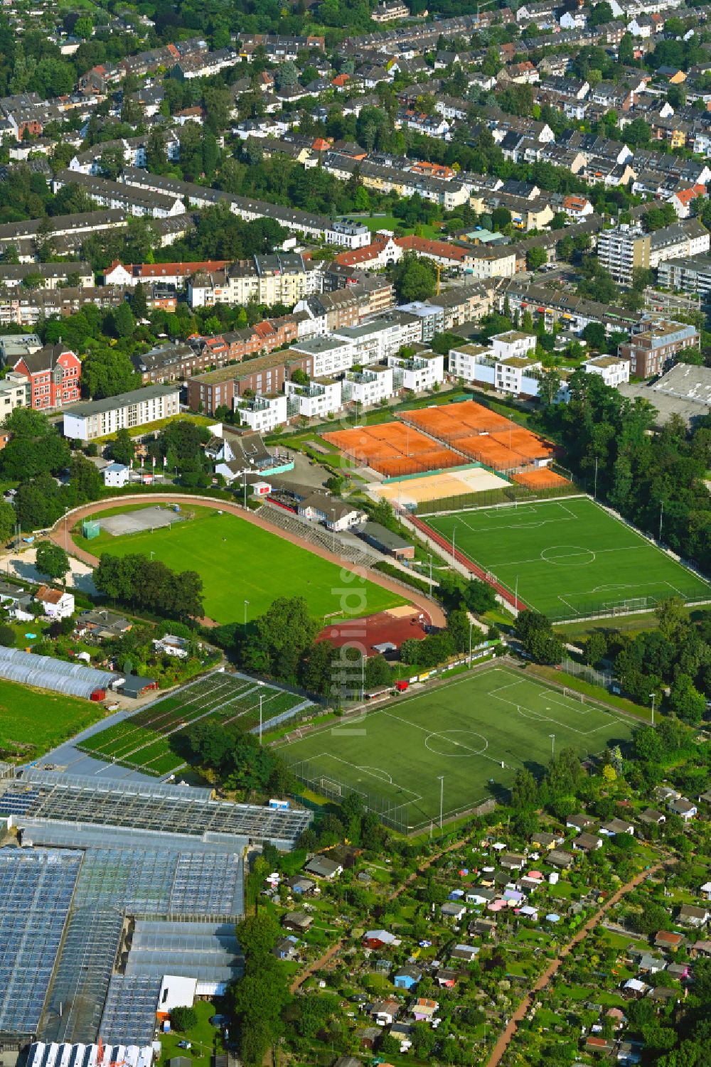 Düsseldorf aus der Vogelperspektive: Ensemble der Sportplatzanlagen des DJK TUSA 06 Düsseldorf e.V. in Düsseldorf im Bundesland Nordrhein-Westfalen, Deutschland