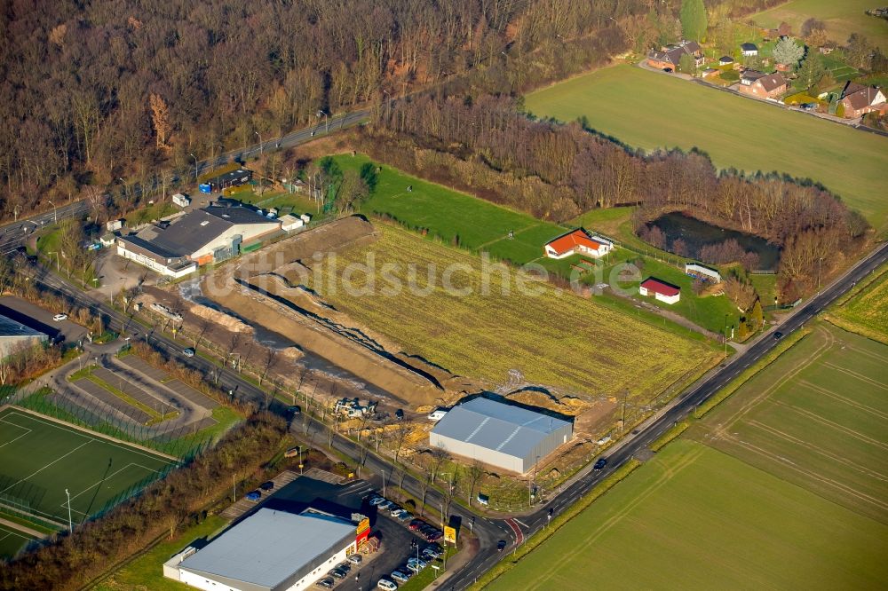 Luftaufnahme Hamm - Ensemble der Sportplatzanlagen für Fussball und Tennis in Hamm im Bundesland Nordrhein-Westfalen