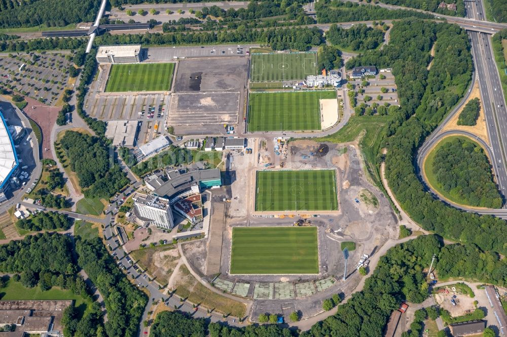 Luftbild Gelsenkirchen - Ensemble der Sportplatzanlagen des FC Gelsenkirchen-Schalke 04 e.V. in Gelsenkirchen Nordrhein-Westfalen, Deutschland