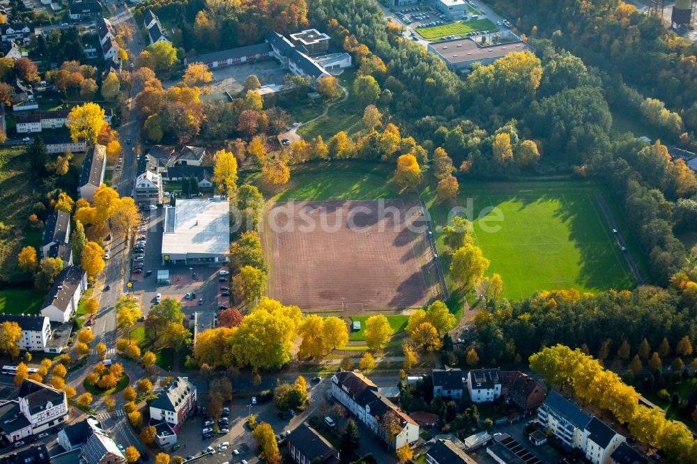 Gladbeck aus der Vogelperspektive: Ensemble der Sportplatzanlagen des FC Gladbeck 1920/52 e.V. im Süden von Gladbeck im Bundesland Nordrhein-Westfalen