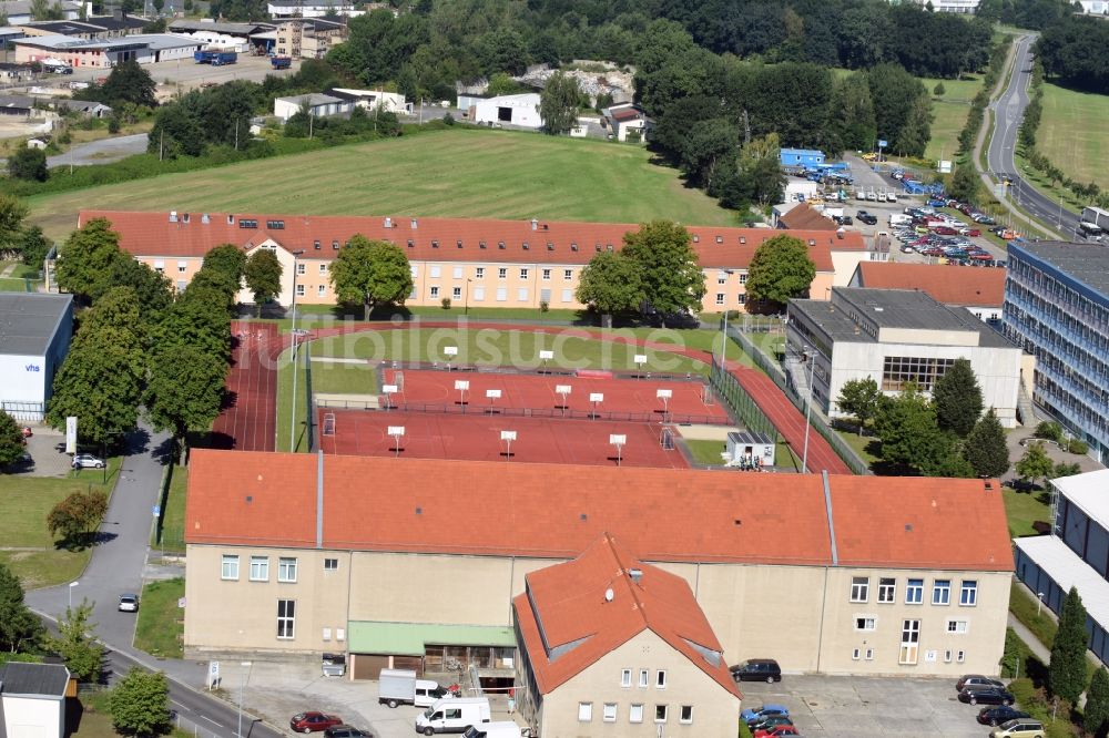 Kamenz von oben - Ensemble der Sportplatzanlagen des Gotthold-Ephraim-Lessing-Gymnasiums in Kamenz im Bundesland Sachsen