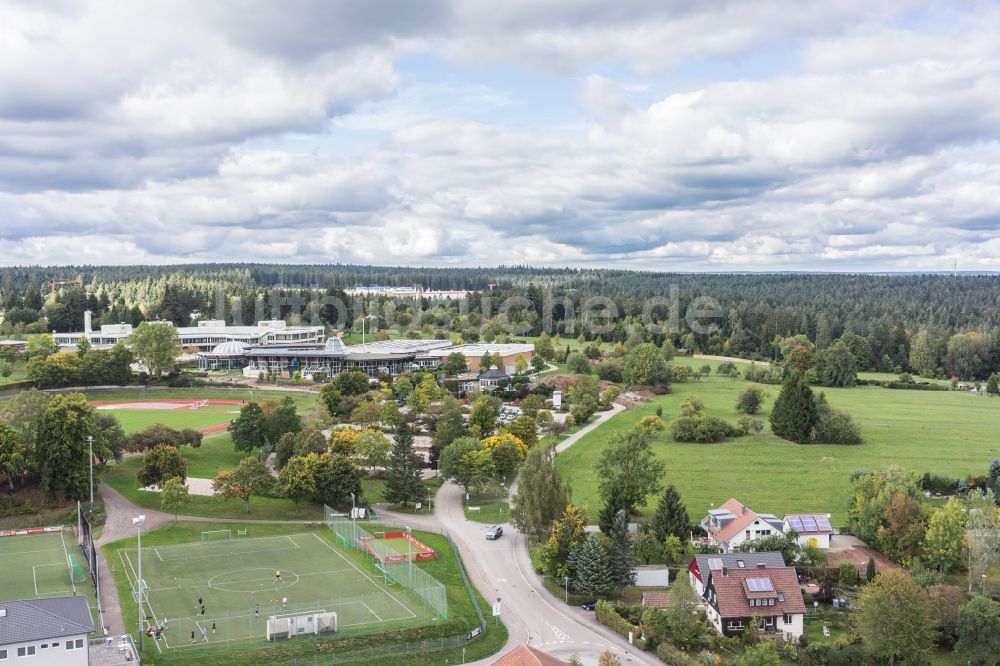 Luftaufnahme Freudenstadt - Ensemble der Sportplatzanlagen Hermann-Saam-Sportfeld in Freudenstadt im Bundesland Baden-Württemberg