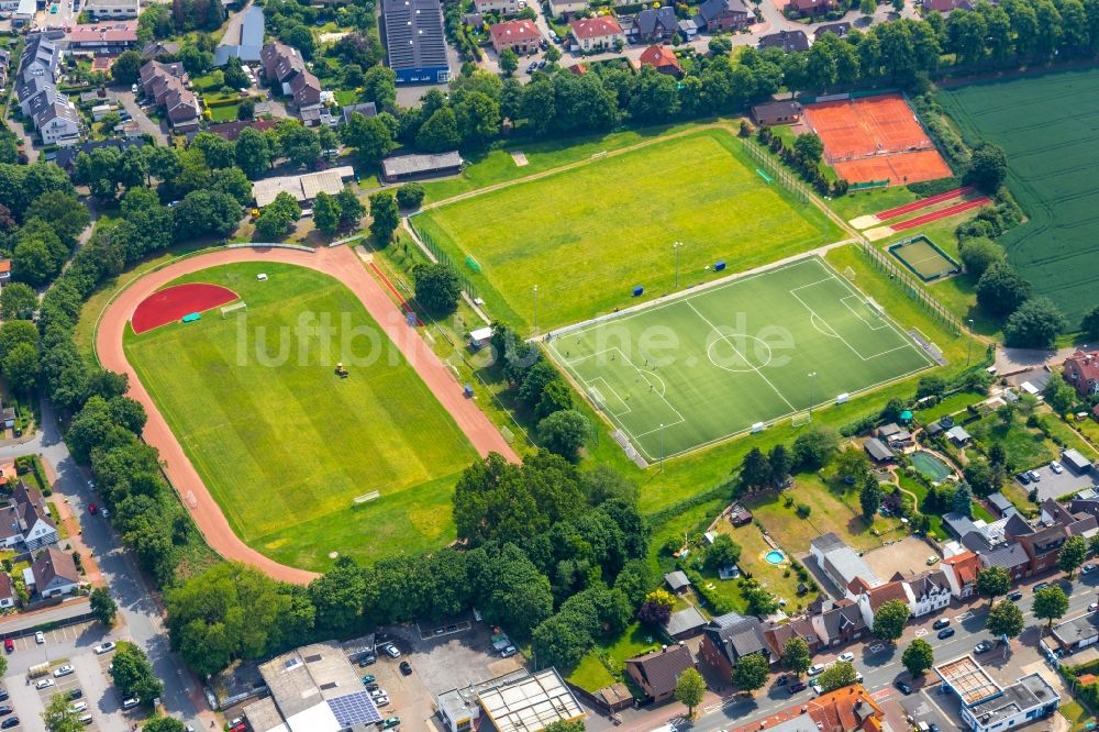 Luftaufnahme Haltern am See - Ensemble der Sportplatzanlagen an der Josef-Starkmann-Straße in Haltern am See im Bundesland Nordrhein-Westfalen, Deutschland