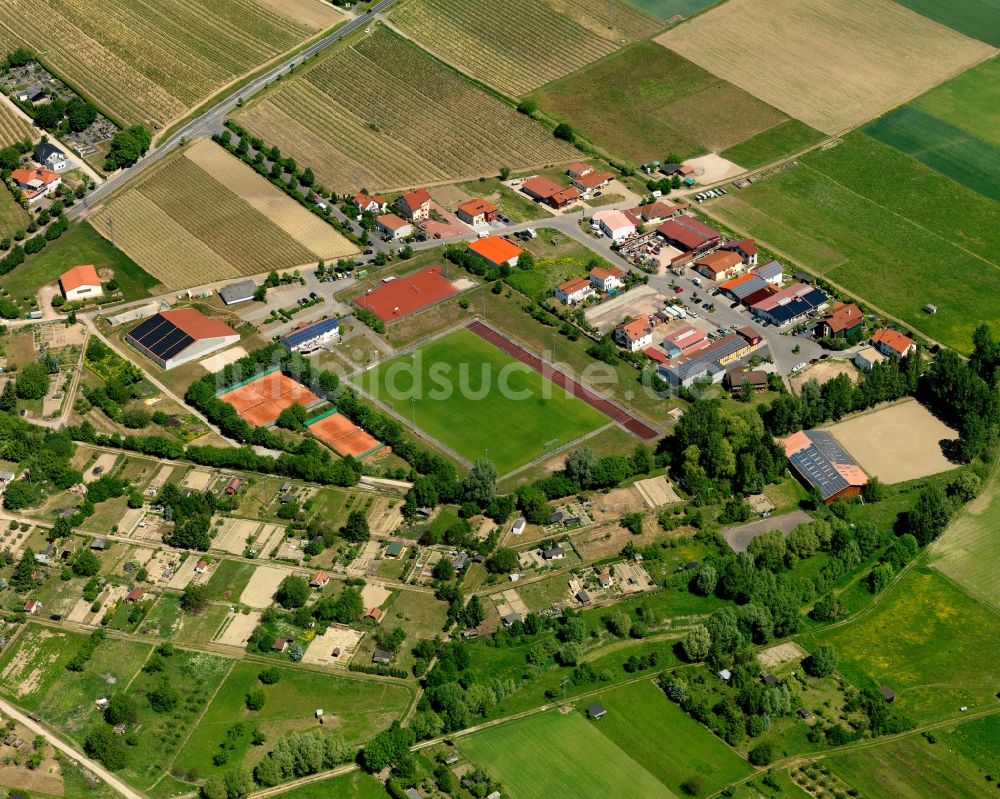 Jugenheim in Rheinhessen aus der Vogelperspektive: Ensemble der Sportplatzanlagen in Jugenheim in Rheinhessen im Bundesland Rheinland-Pfalz