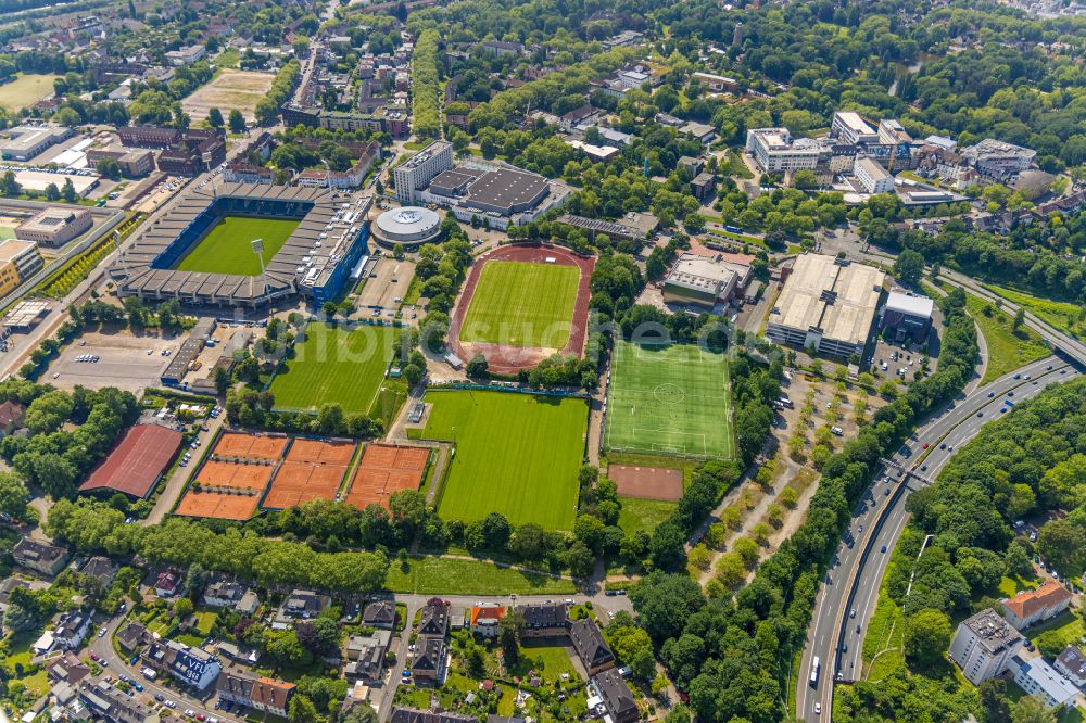 Bochum aus der Vogelperspektive: Ensemble der Sportplatzanlagen des Kunstrasenplatz am Ruhrstadion im Ortsteil Grumme in Bochum im Bundesland Nordrhein-Westfalen, Deutschland