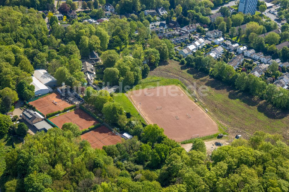 Luftaufnahme Hagen - Ensemble der Sportplatzanlagen an der Lohestraße im Ortsteil Herbeck in Hagen im Bundesland Nordrhein-Westfalen, Deutschland