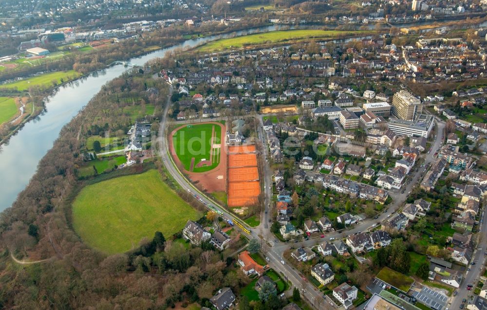 Luftaufnahme Mülheim an der Ruhr - Ensemble der Sportplatzanlagen am Mülheimer Tennis-Club am Kahlenberg in Mülheim an der Ruhr im Bundesland Nordrhein-Westfalen