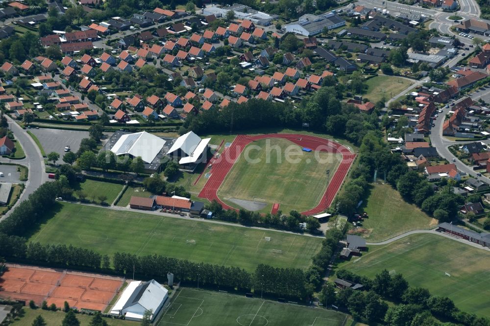 Ronne - Insel Bornholm aus der Vogelperspektive: Ensemble der Sportplatzanlagen Nordre Jernbanesti in Ronne - Insel Bornholm in Region Hovedstaden, Dänemark