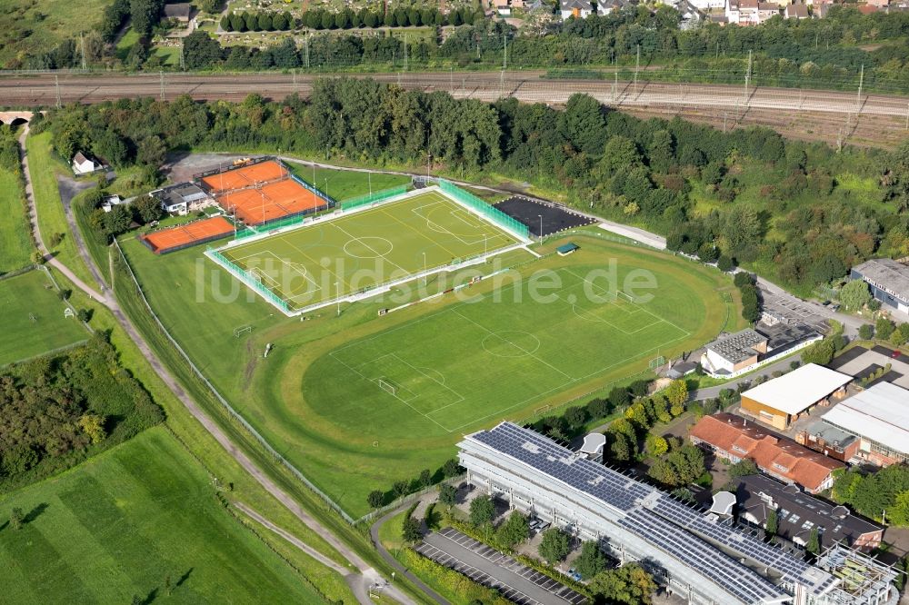 Luftaufnahme Hamm - Ensemble der Sportplatzanlagen an der Philipp-Reis-Straße in Hamm im Bundesland Nordrhein-Westfalen - NRW, Deutschland