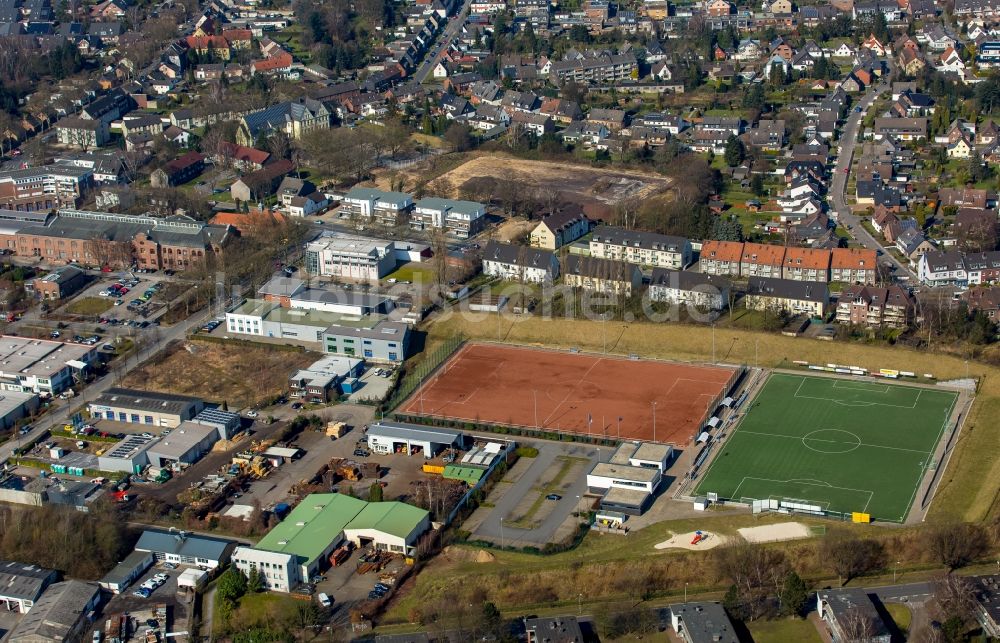 Bottrop aus der Vogelperspektive: Ensemble der Sportplatzanlagen des SV Rhenania Bottrop 1919 in Bottrop im Bundesland Nordrhein-Westfalen