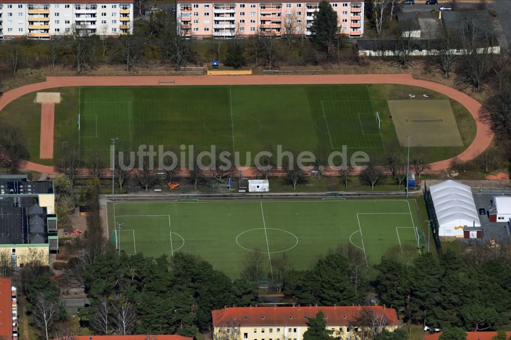 Potsdam von oben - Ensemble der Sportplatzanlagen Rosenstraße - Franz-Mehring-Straße im Ortsteil Babelsberg in Potsdam im Bundesland Brandenburg