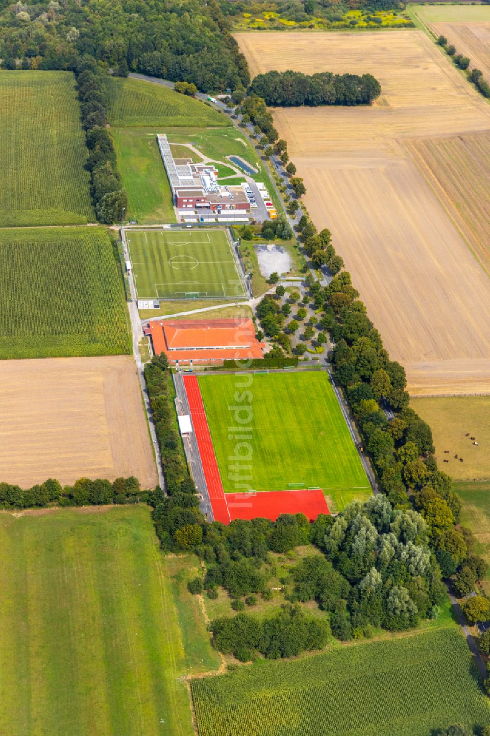 Luftaufnahme Bergkamen - Ensemble der Sportplatzanlagen der Schießzentrum Unna-Hamm GmbH Overberge an der Hansastraße in Bergkamen im Bundesland Nordrhein-Westfalen, Deutschland