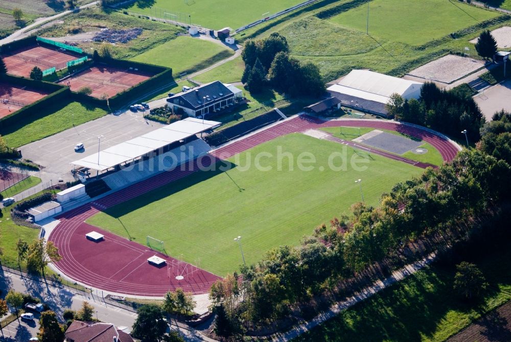 Karlsbad von oben - Ensemble der Sportplatzanlagen an den Schulen in Karlsbad im Bundesland Baden-Württemberg