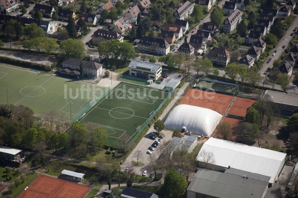 Freiburg im Breisgau von oben - Ensemble von Sportplatzanlagen an der Schwarzwaldstraße in Freiburg im Breisgau im Bundesland Baden-Württemberg