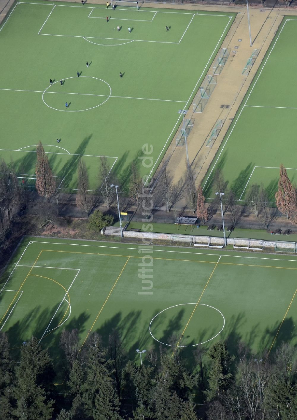 Luftaufnahme Berlin - Ensemble der Sportplatzanlagen Sportanlage Volkspark Mariendorf in Berlin