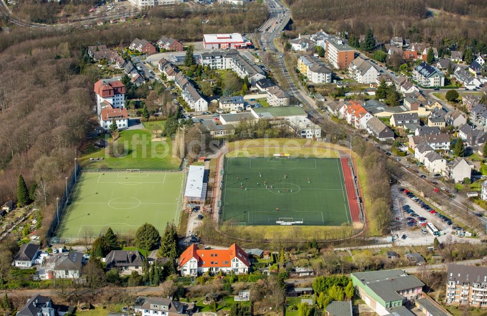 Luftaufnahme Velbert - Ensemble der Sportplatzanlagen des Sportclub Velbert eV in Velbert im Bundesland Nordrhein-Westfalen, Deutschland