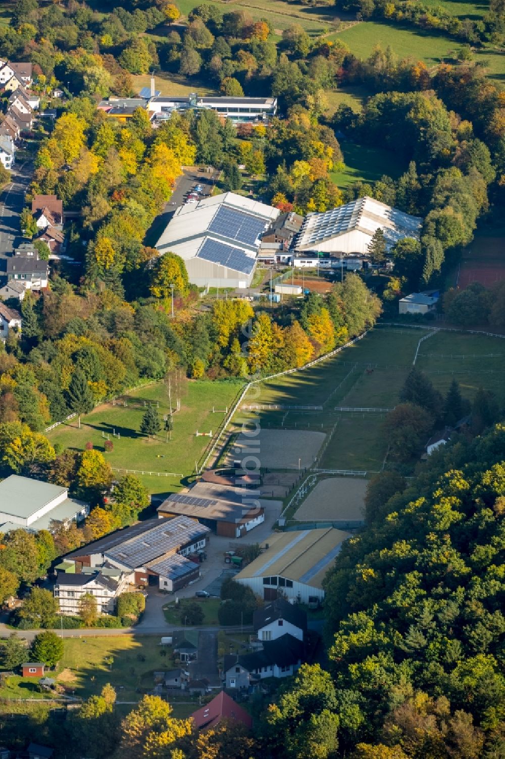 Luftaufnahme Netphen - Ensemble der Sportplatzanlagen Sportpark Siegerland in Netphen im Bundesland Nordrhein-Westfalen