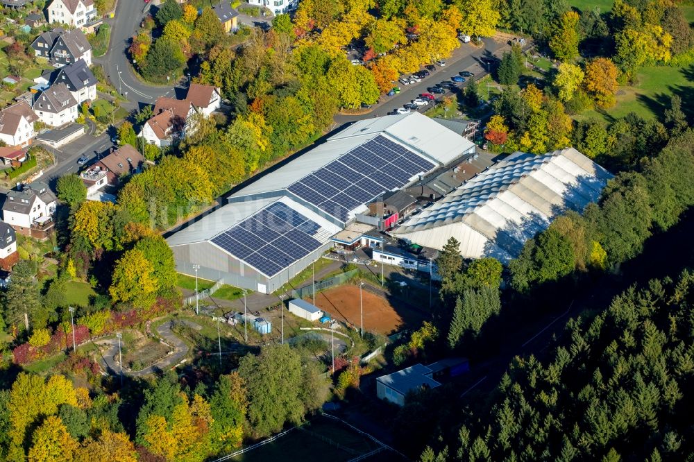 Netphen aus der Vogelperspektive: Ensemble der Sportplatzanlagen Sportpark Siegerland in Netphen im Bundesland Nordrhein-Westfalen