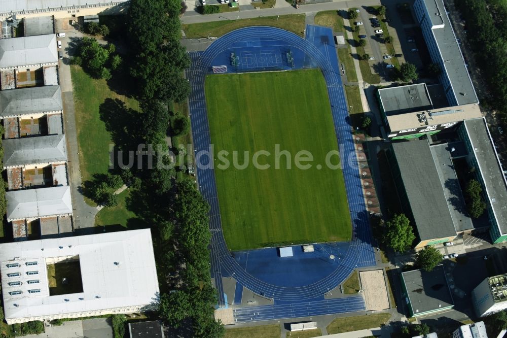 Luftaufnahme Leipzig - Ensemble der Sportplatzanlagen der Sportwissenschaftlichen Fakultät der Universität Leipzig in Leipzig im Bundesland Sachsen