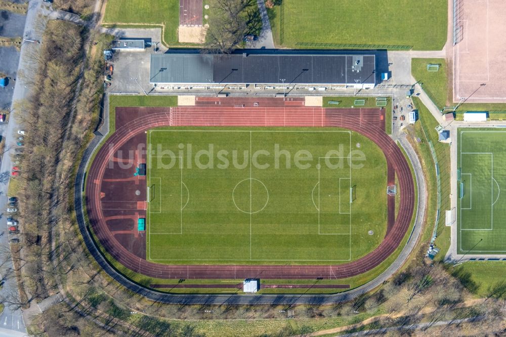 Arnsberg aus der Vogelperspektive: Ensemble der Sportplatzanlagen Sportzentrum Große Wiese in Arnsberg im Bundesland Nordrhein-Westfalen, Deutschland