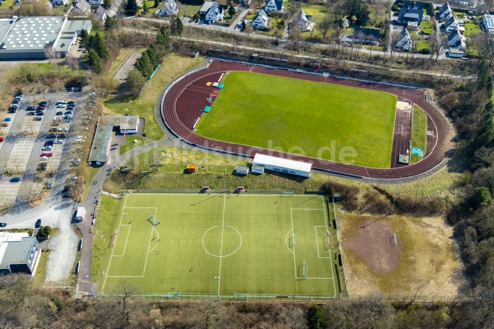 Luftbild Meschede - Ensemble der Sportplatzanlagen des SSV Meschede in Meschede im Bundesland Nordrhein-Westfalen, Deutschland