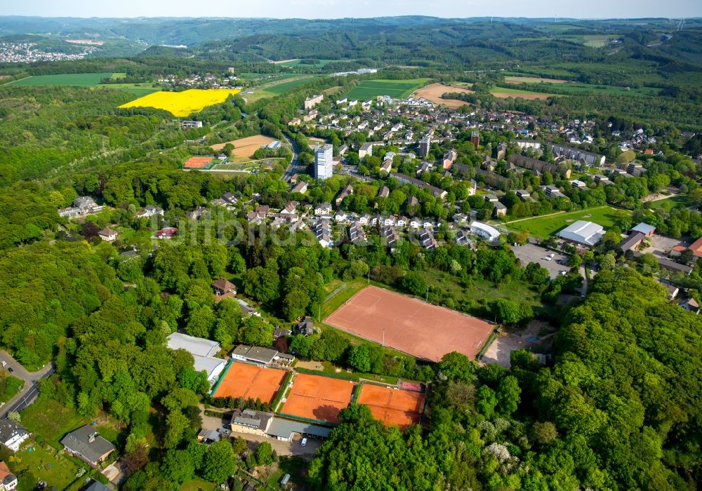 Luftbild Hagen - Ensemble der Sportplatzanlagen des Tennisclub Blau-Gold e.V. und der Spielvereinigung Hagen 1911 in Hagen im Bundesland Nordrhein-Westfalen