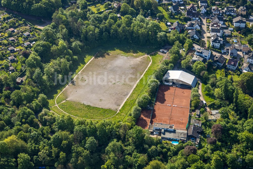 Hagen aus der Vogelperspektive: Ensemble der Sportplatzanlagen des Tennisclub Grün-Weiß Haspe e.V. Geschäftsstelle in Hagen im Bundesland Nordrhein-Westfalen, Deutschland