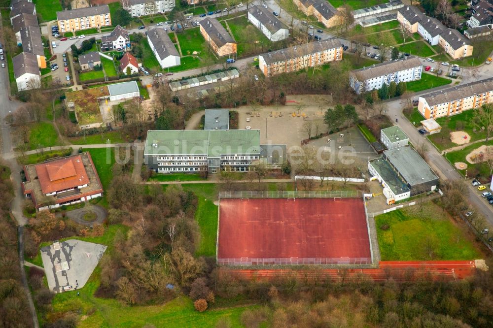 Luftbild Mülheim an der Ruhr - Ensemble der Sportplatzanlagen -Tennisplatzanlage an der Ernst-Tommes-Straße in Mülheim an der Ruhr im Bundesland Nordrhein-Westfalen