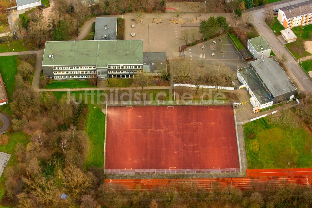 Mülheim an der Ruhr von oben - Ensemble der Sportplatzanlagen -Tennisplatzanlage an der Ernst-Tommes-Straße in Mülheim an der Ruhr im Bundesland Nordrhein-Westfalen