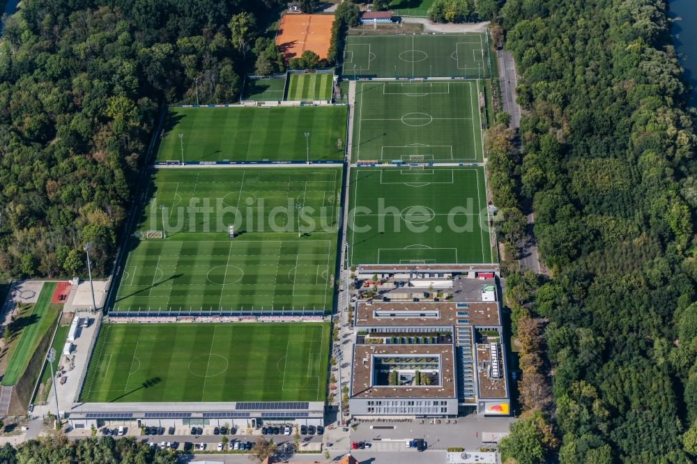 Leipzig aus der Vogelperspektive: Ensemble der Sportplatzanlagen RB-Trainingszentrum am Cottaweg im Ortsteil Altlindenau in Leipzig im Bundesland Sachsen