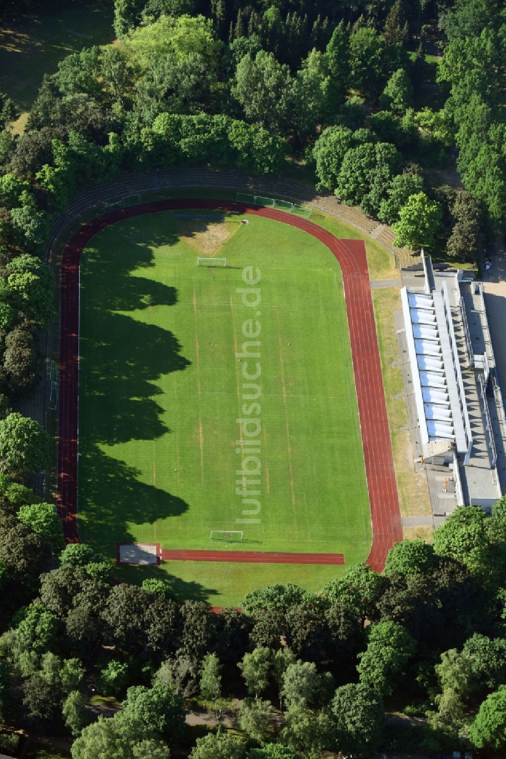 Berlin von oben - Ensemble der Sportplatzanlagen TSV Mariendorf 1897 e. V. an der Rixdorfer Str im Ortsteil Mariendorf in Berlin, Deutschland