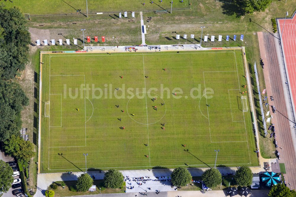 Brüggen aus der Vogelperspektive: Ensemble der Sportplatzanlagen Tura Brüggen 1923 e.V. in Brüggen im Bundesland Nordrhein-Westfalen, Deutschland