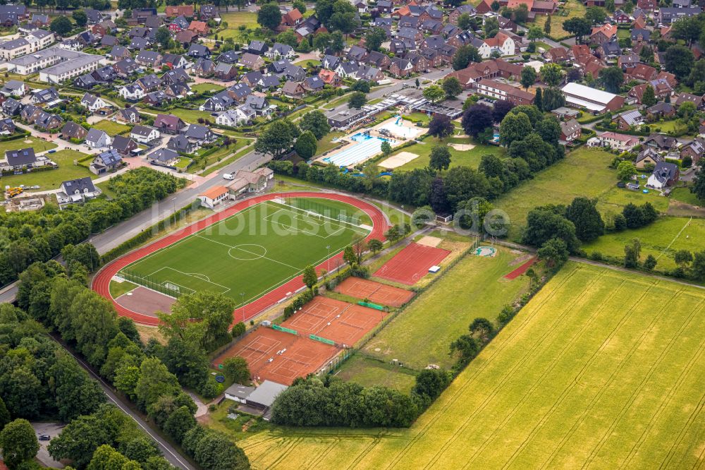 Luftaufnahme Haltern am See - Ensemble der Sportplatzanlagen des TuS Sythen in Sythen im Bundesland Nordrhein-Westfalen, Deutschland