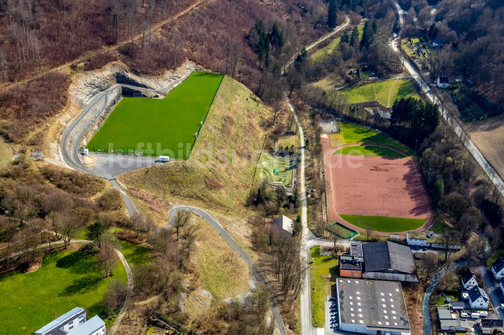 Luftaufnahme Bestwig - Ensemble der Sportplatzanlagen Tus Velmede- Bestwig in Bestwig im Bundesland Nordrhein-Westfalen