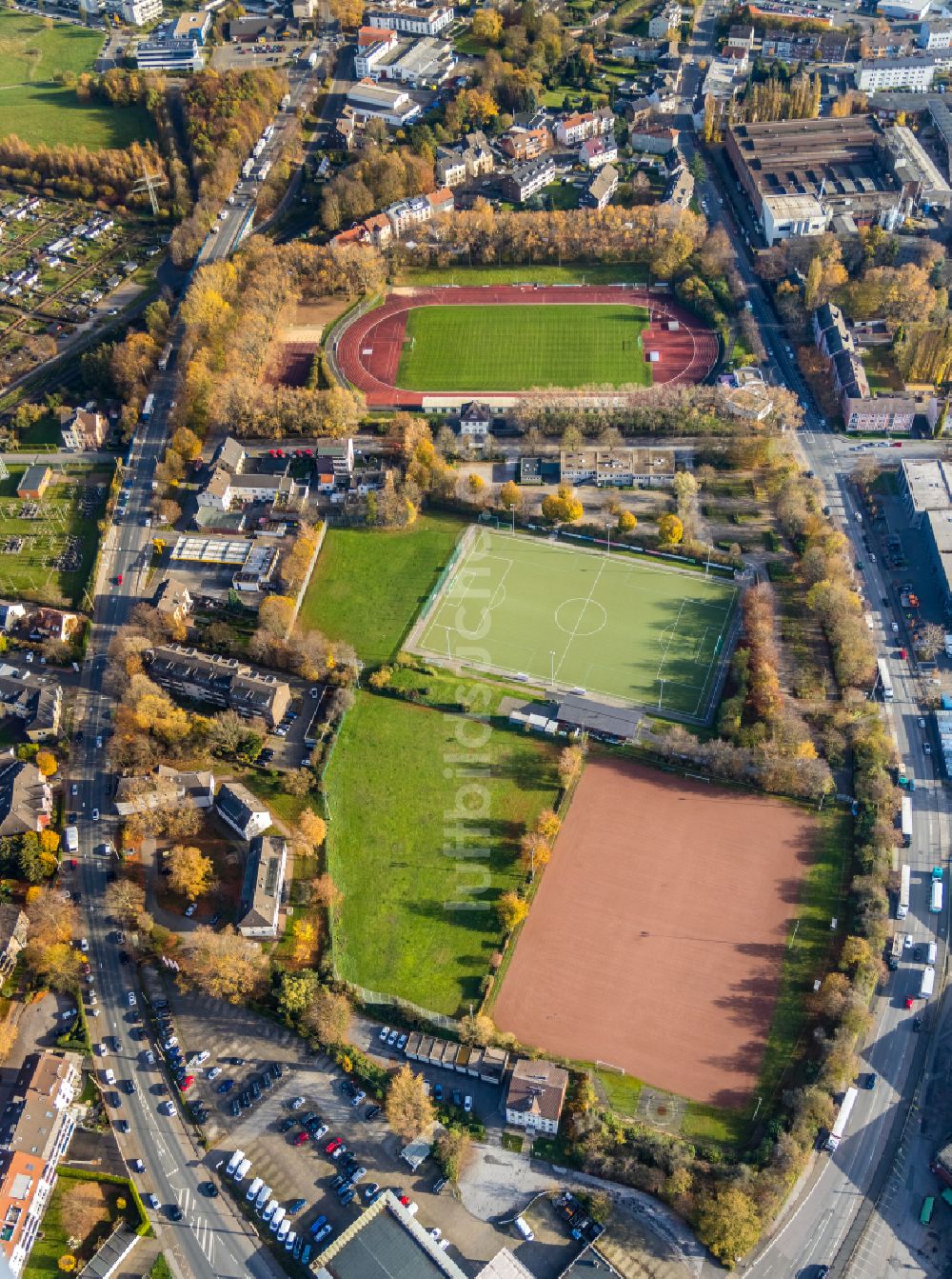 Witten aus der Vogelperspektive: Ensemble der Sportplatzanlagen des VfB Annen 19 e.V. in Witten im Bundesland Nordrhein-Westfalen, Deutschland