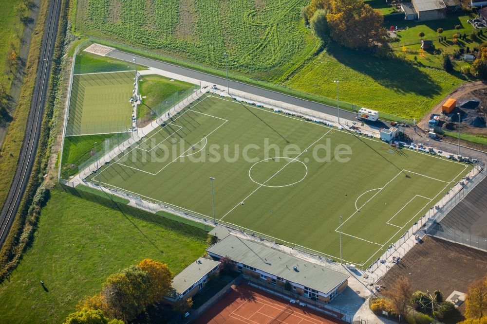 Hamm von oben - Ensemble der Sportplatzanlagen des VfL Mark in Hamm im Bundesland Nordrhein-Westfalen