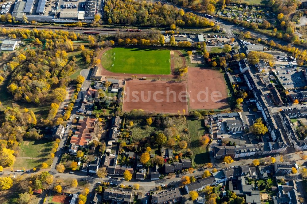 Luftbild Duisburg - Ensemble der Sportplatzanlagen des SV Wanheim 1900 e.V. in Duisburg im Bundesland Nordrhein-Westfalen, Deutschland