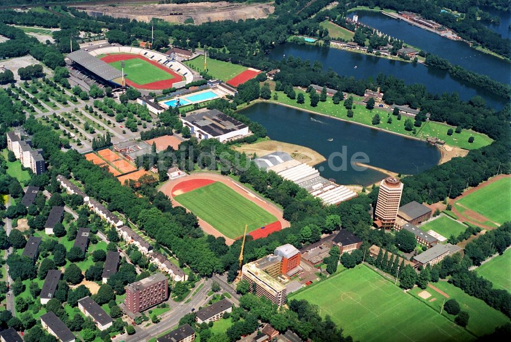 Luftbild Duisburg - Ensemble der Sportplatzanlagen am Wedaustadion an der Sporthochschule in Duisburg im Bundesland Nordrhein-Westfalen